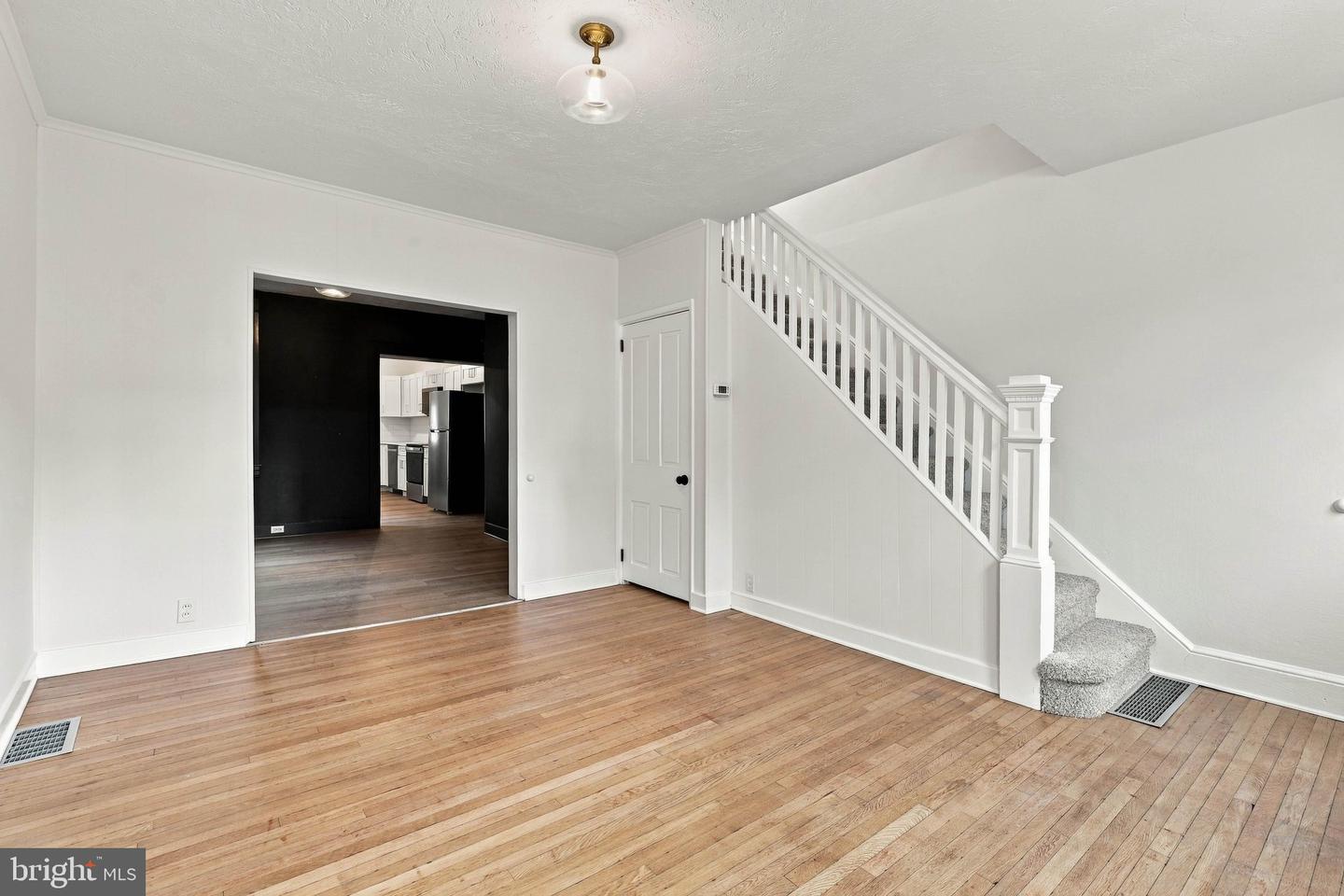 27 W New St Property Photo 5