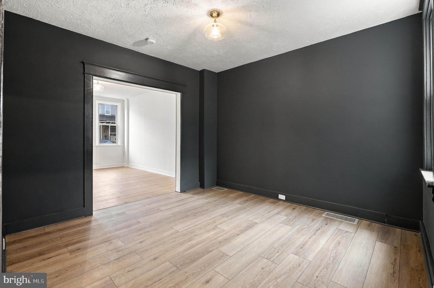 27 W New St Property Photo 7