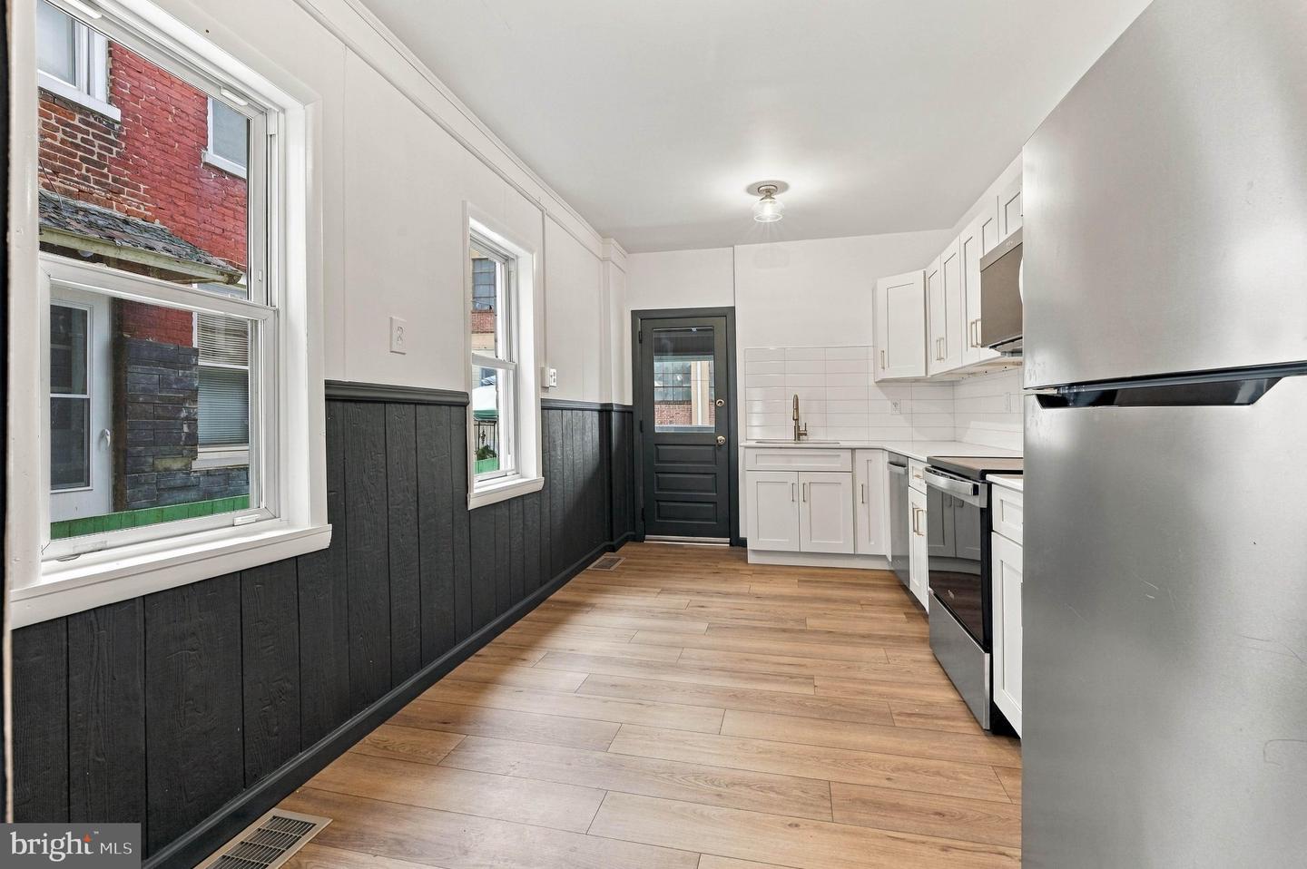 27 W New St Property Photo 9