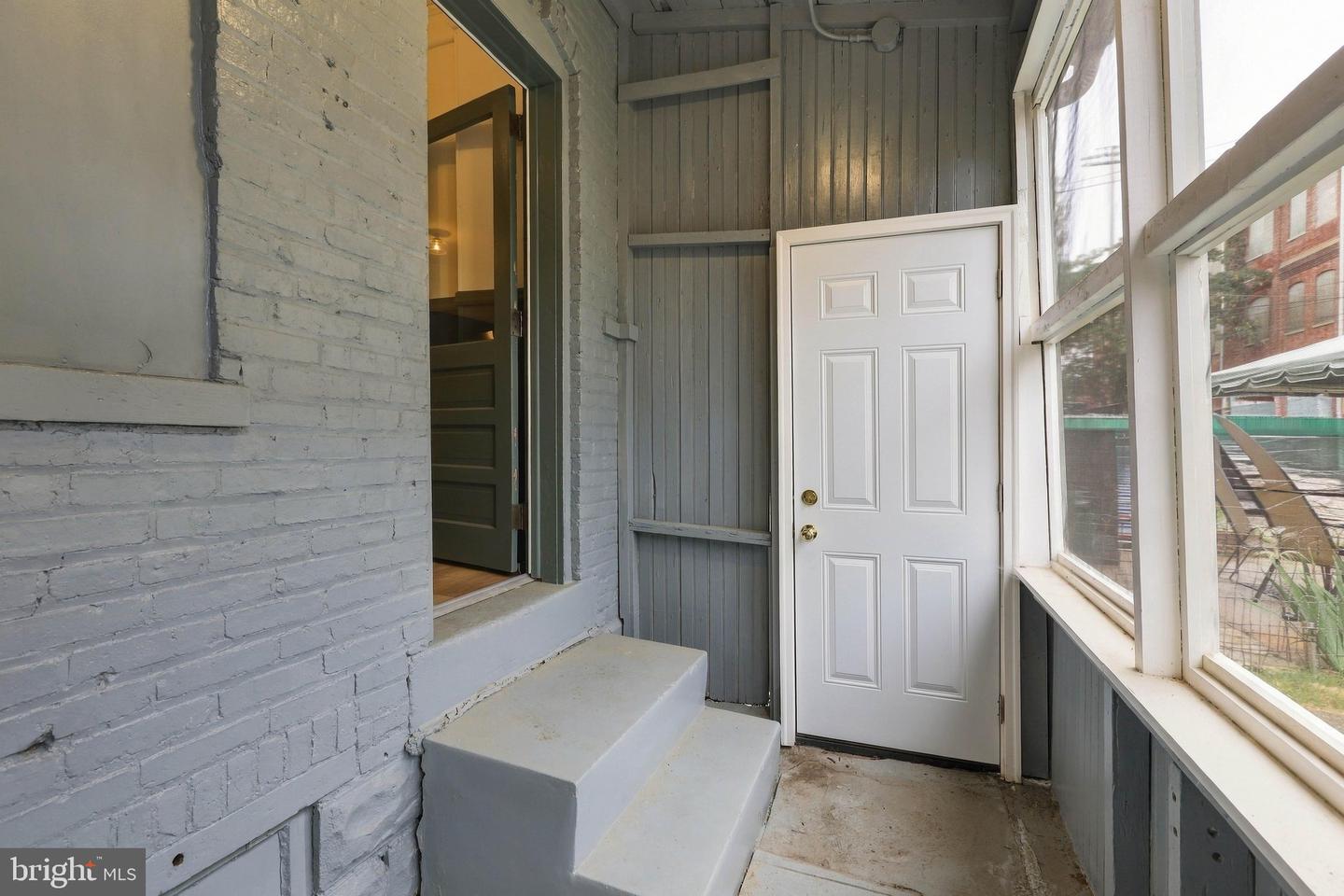 27 W New St Property Photo 11