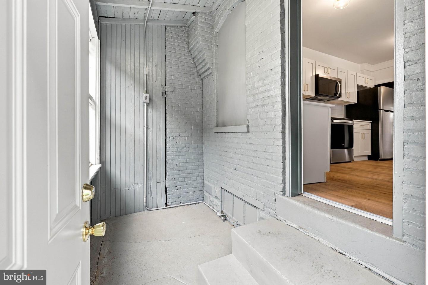 27 W New St Property Photo 12