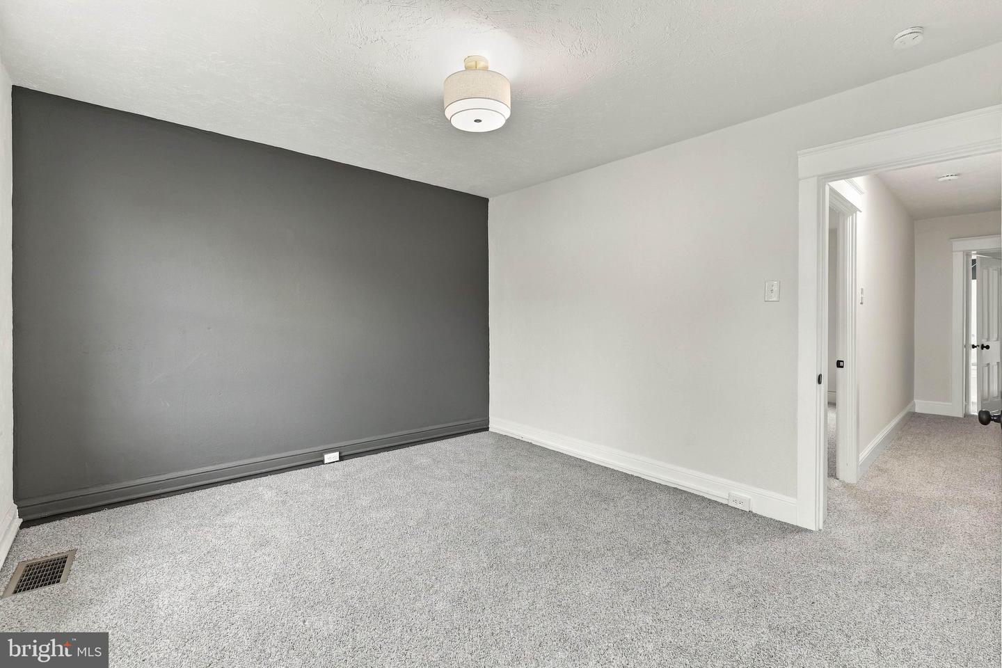 27 W New St Property Photo 14