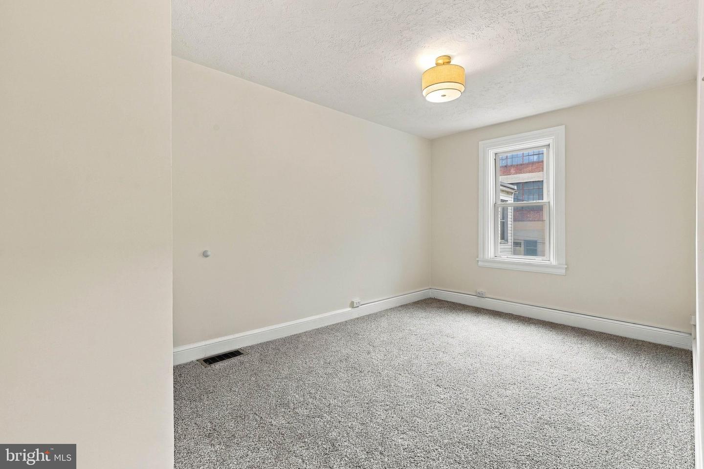 27 W New St Property Photo 17