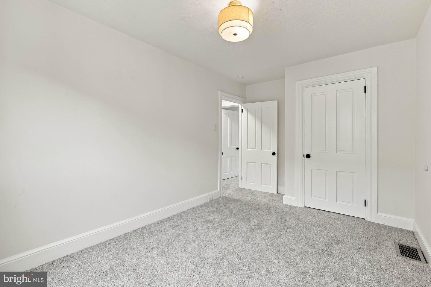 27 W New St Property Photo 18