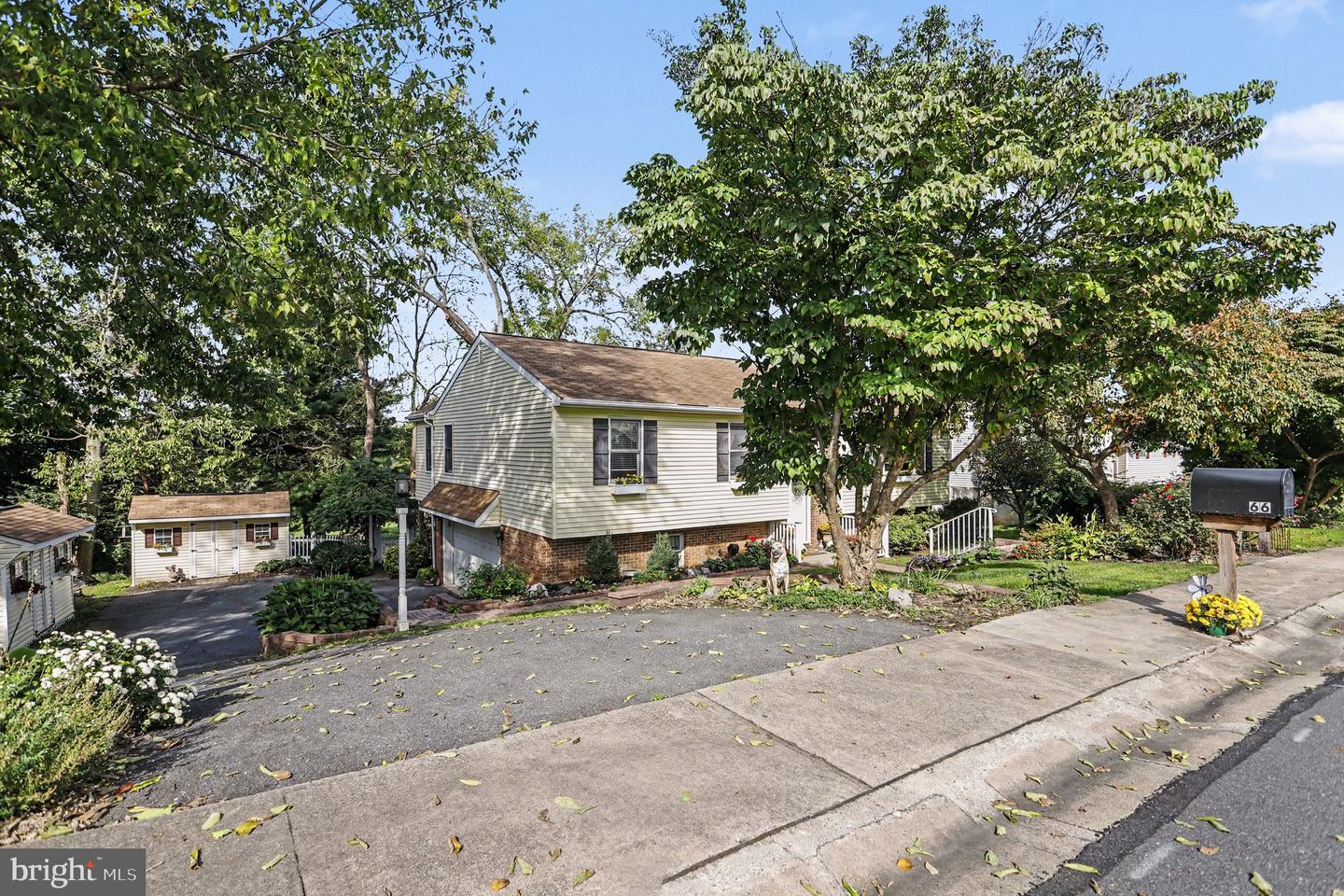 66 Oriole Dr Property Photo 3