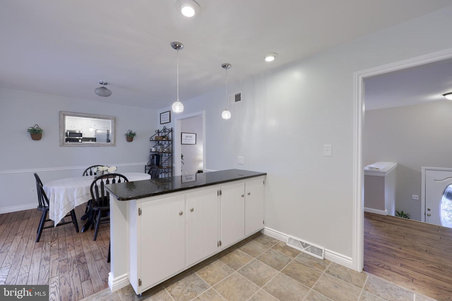 303 Broad St Property Photo 14
