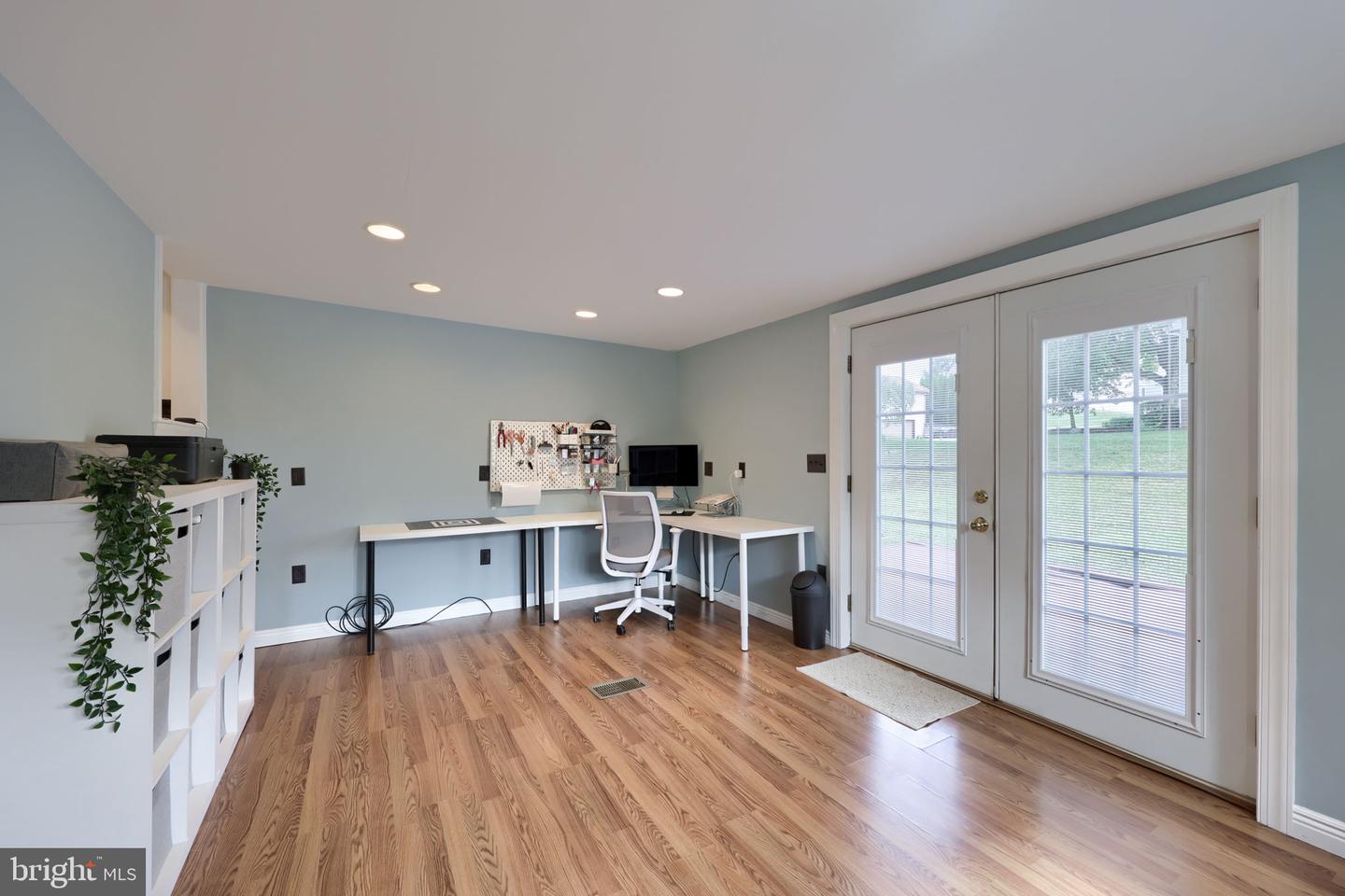 303 Broad St Property Photo 16