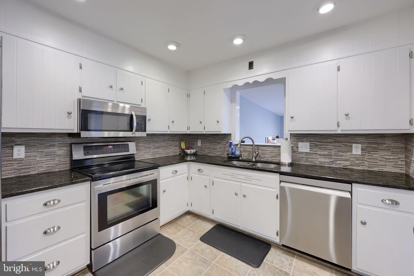 303 Broad St Property Photo 17