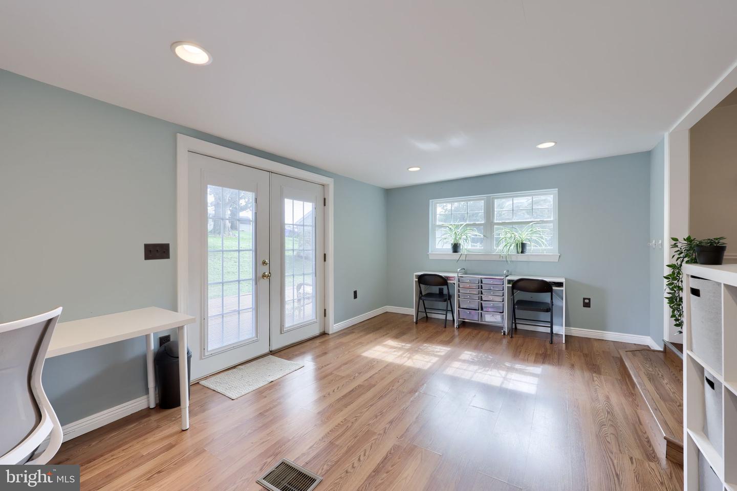303 Broad St Property Photo 22