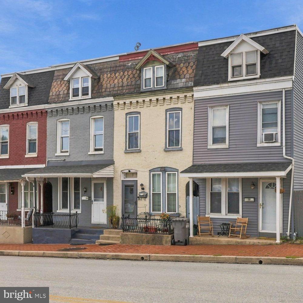 117 LOCUST ST Property Photo 1