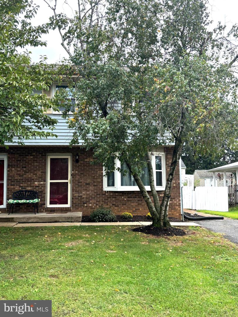 444 S Plum St Property Photo 1