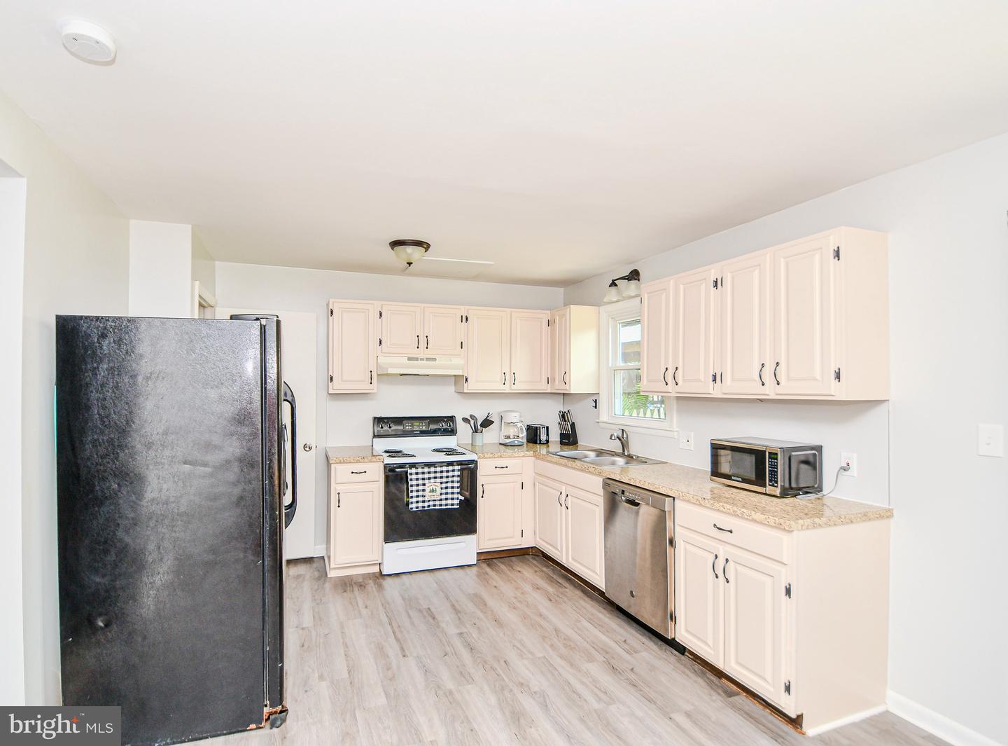 444 S Plum St Property Photo 5