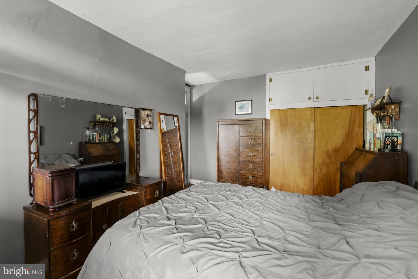 25 E 3rd St Property Photo 17
