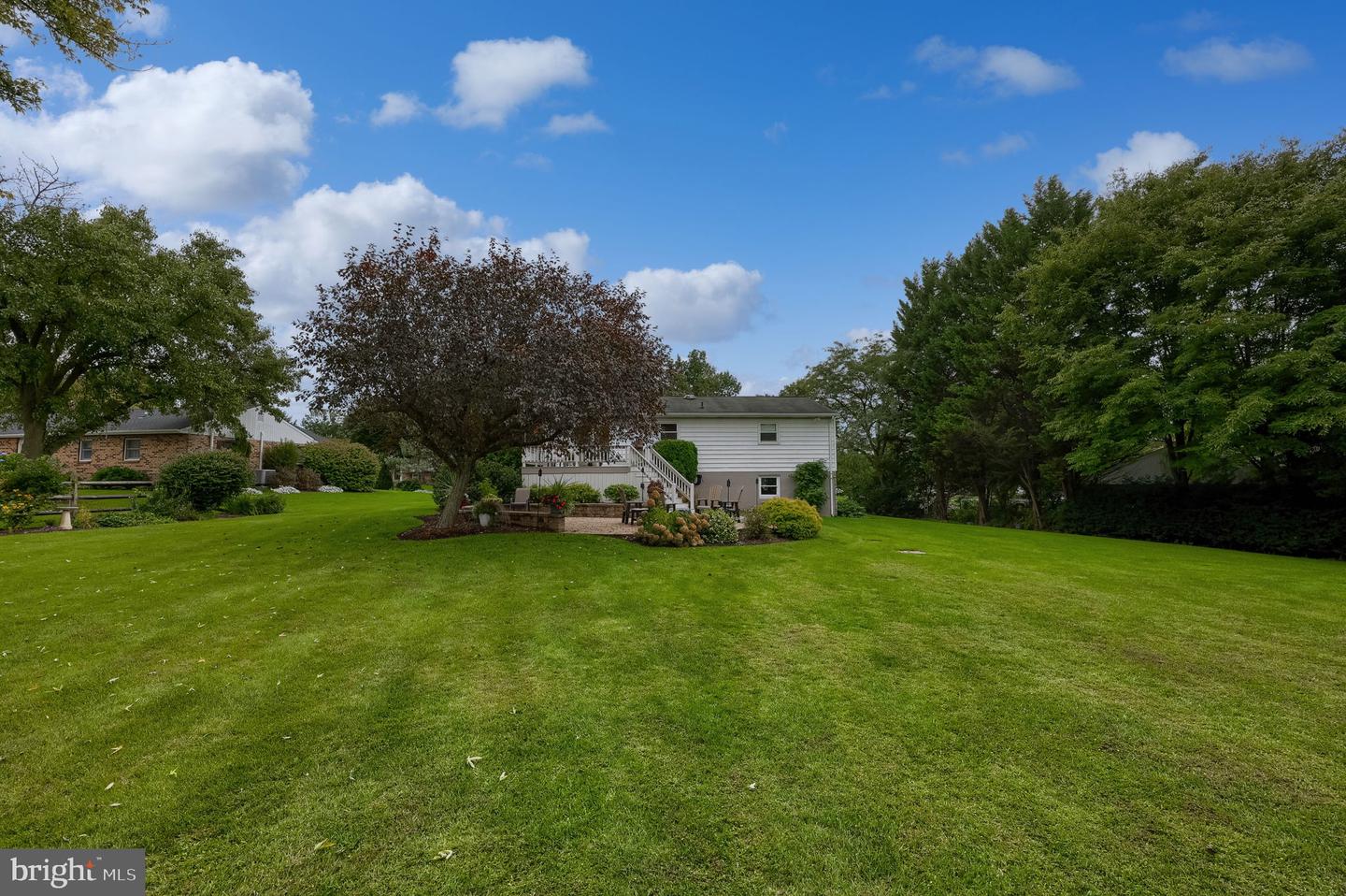 18 Pinewood Ave Property Photo 44