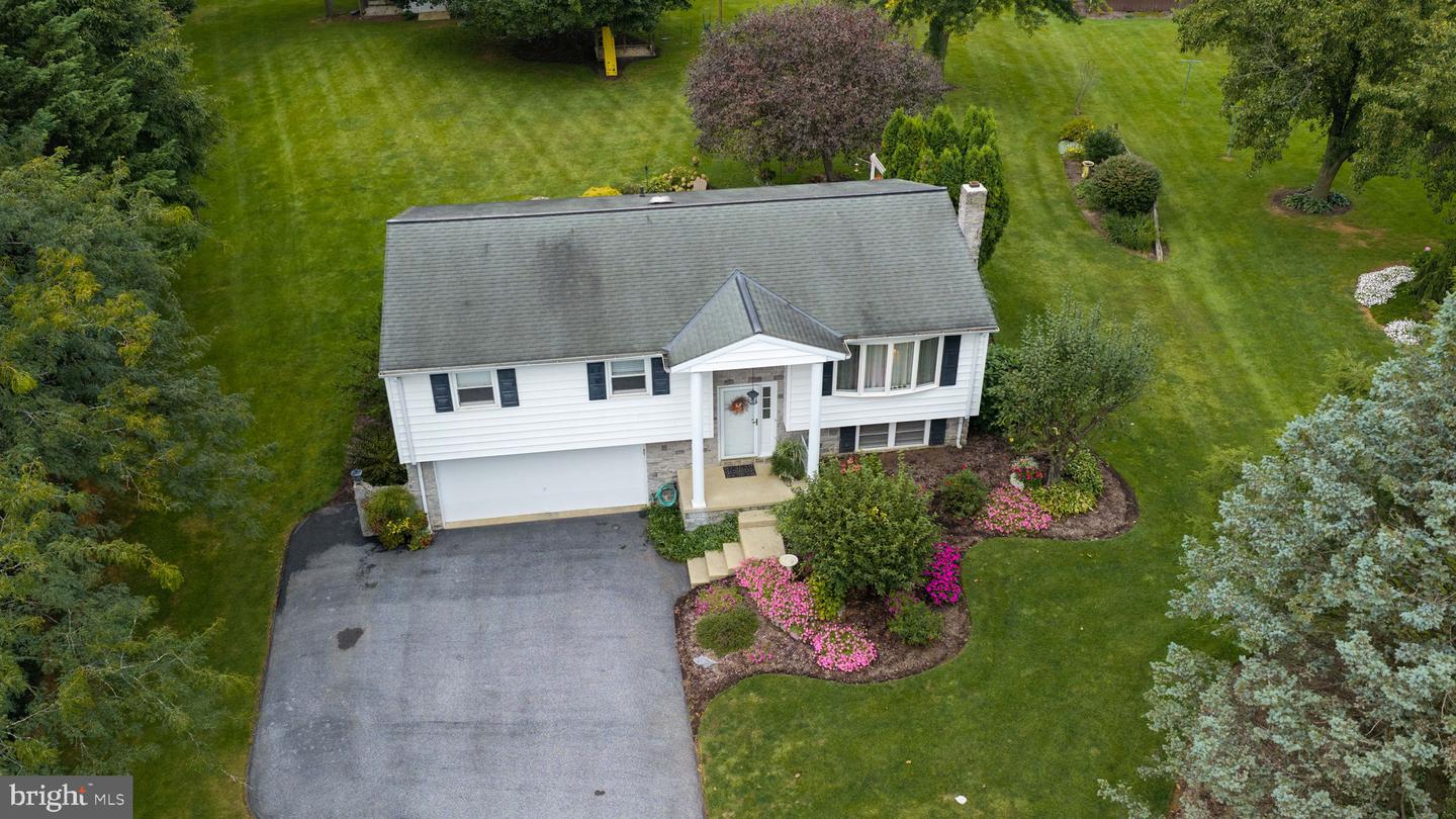 18 Pinewood Ave Property Photo 49