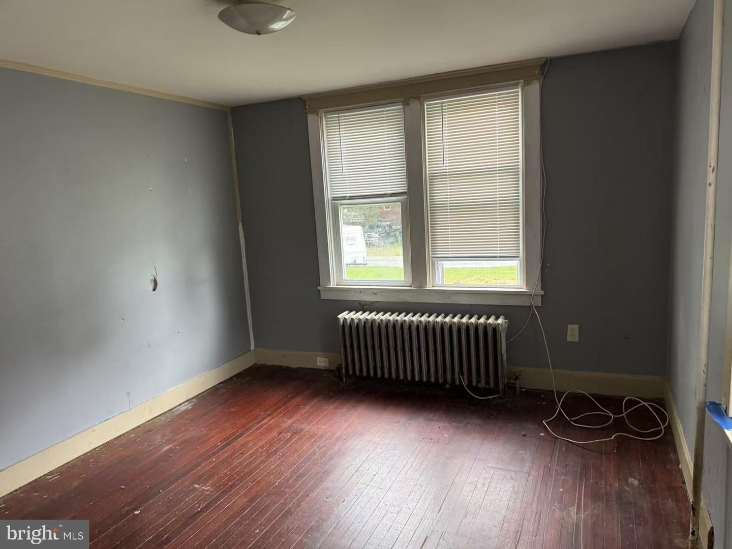 124 E Walnut St Property Photo 17