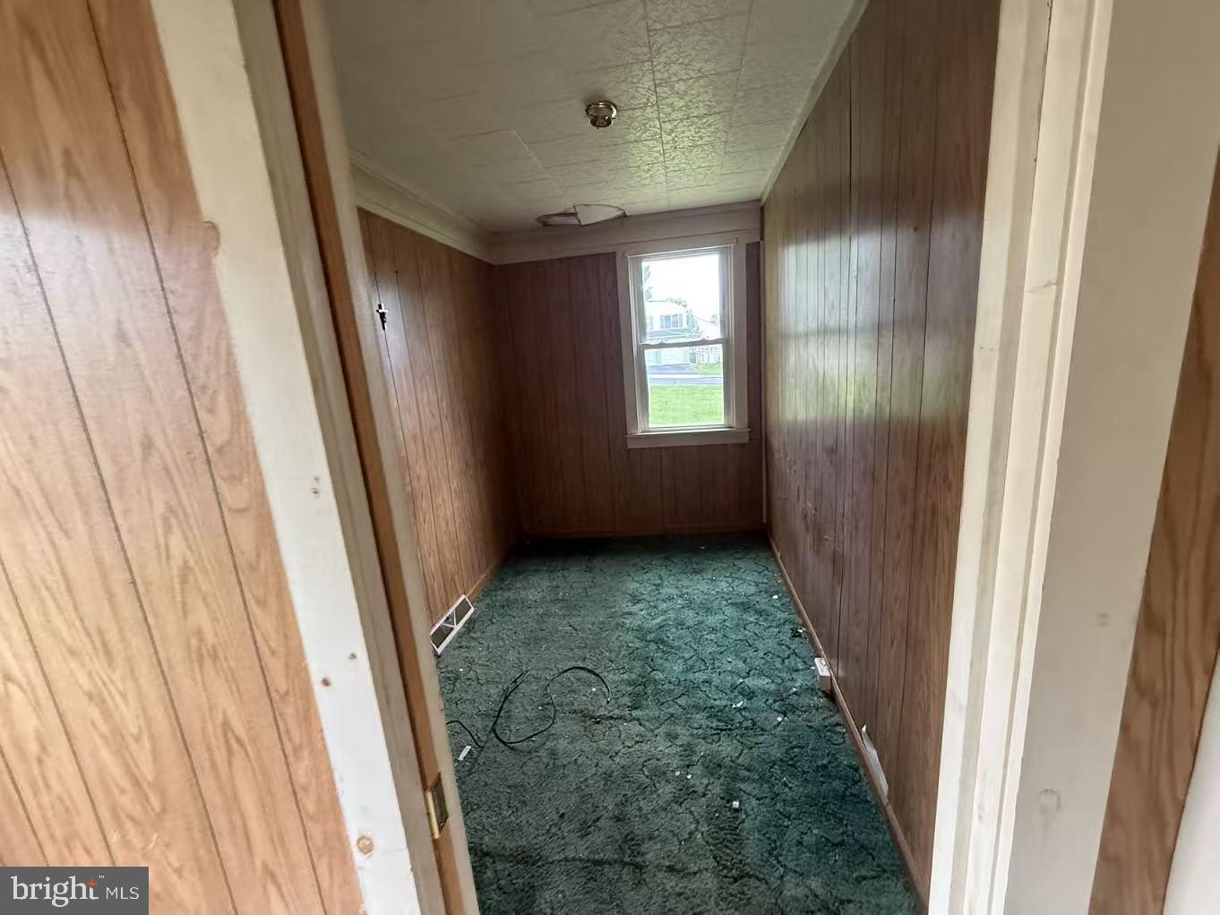 124 E Walnut St Property Photo 18