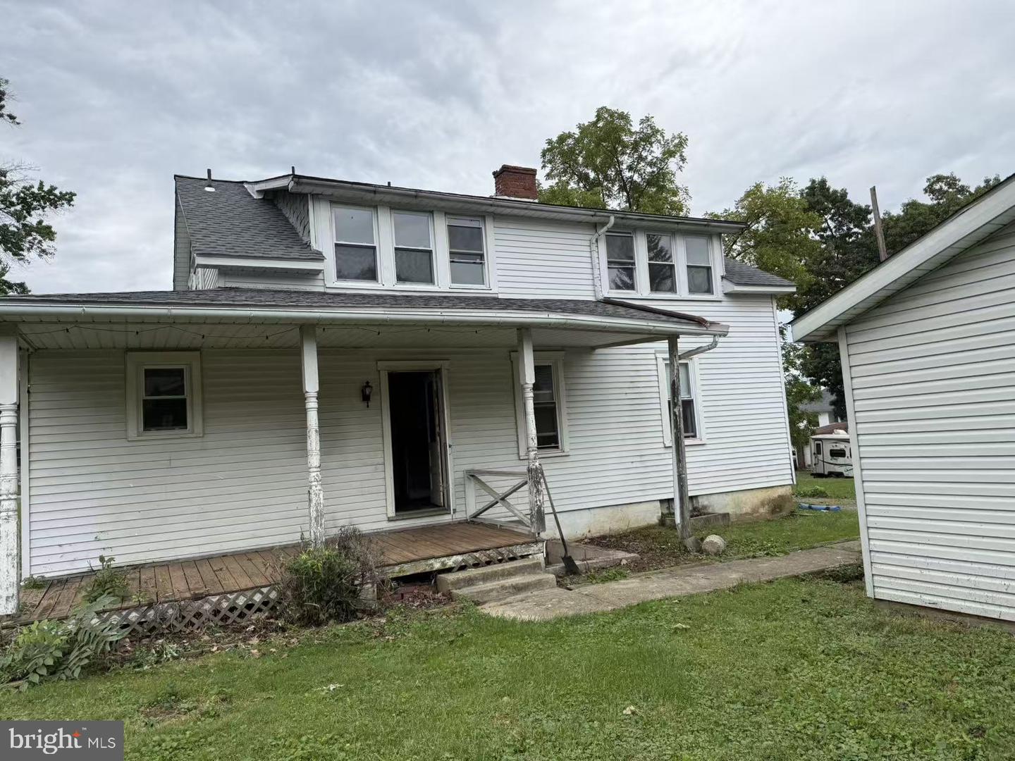 124 E Walnut St Property Photo 19
