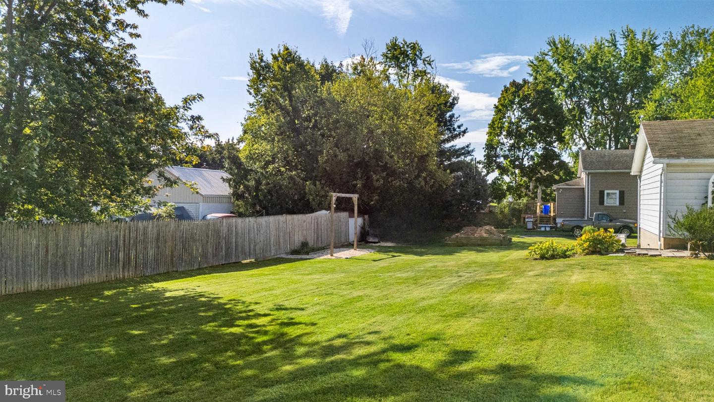 1760 Temple Ave Property Photo 23