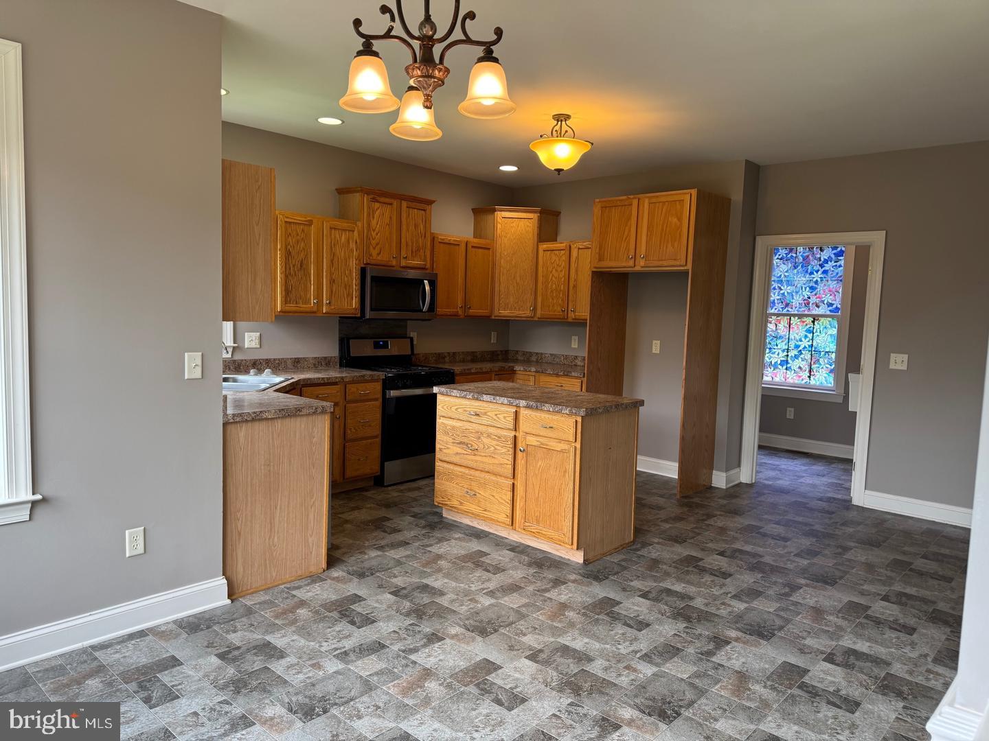 124 Good Rd Property Photo 5