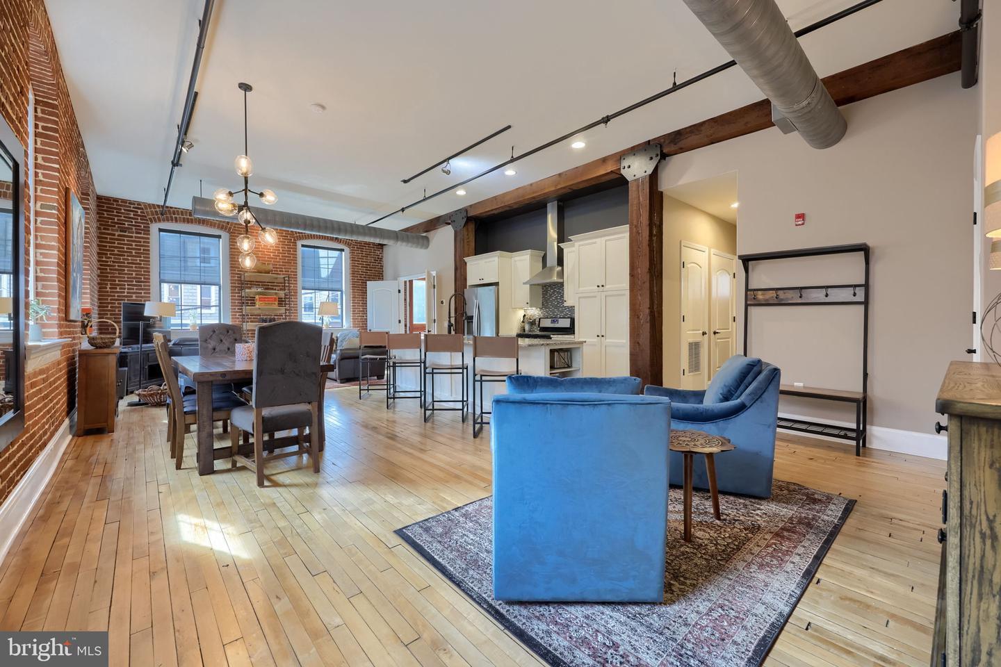 317 N Mulberry St #201 Property Photo 2