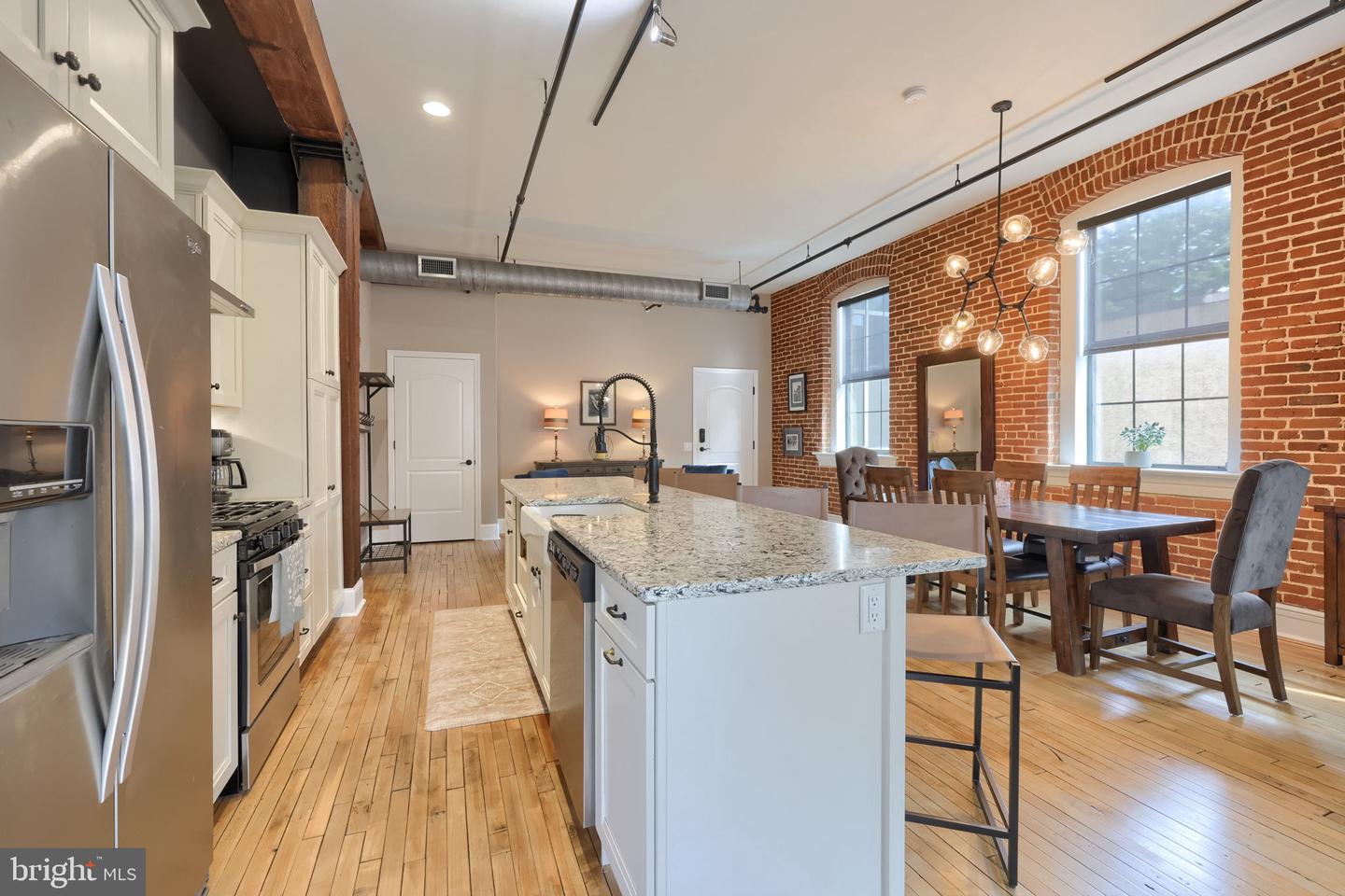317 N Mulberry St #201 Property Photo 8