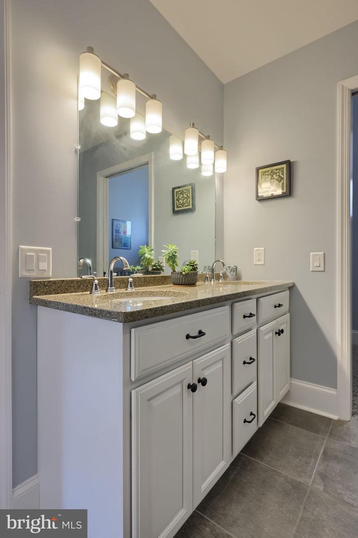 317 N Mulberry St #201 Property Photo 16