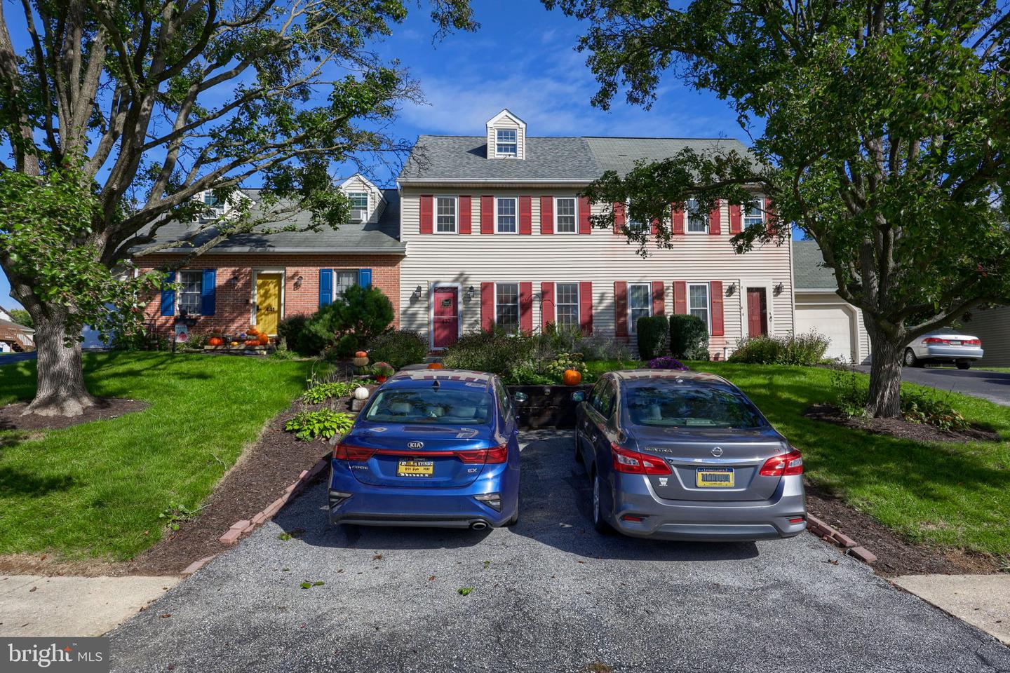437 DEERFIELD DR Property Photo 1