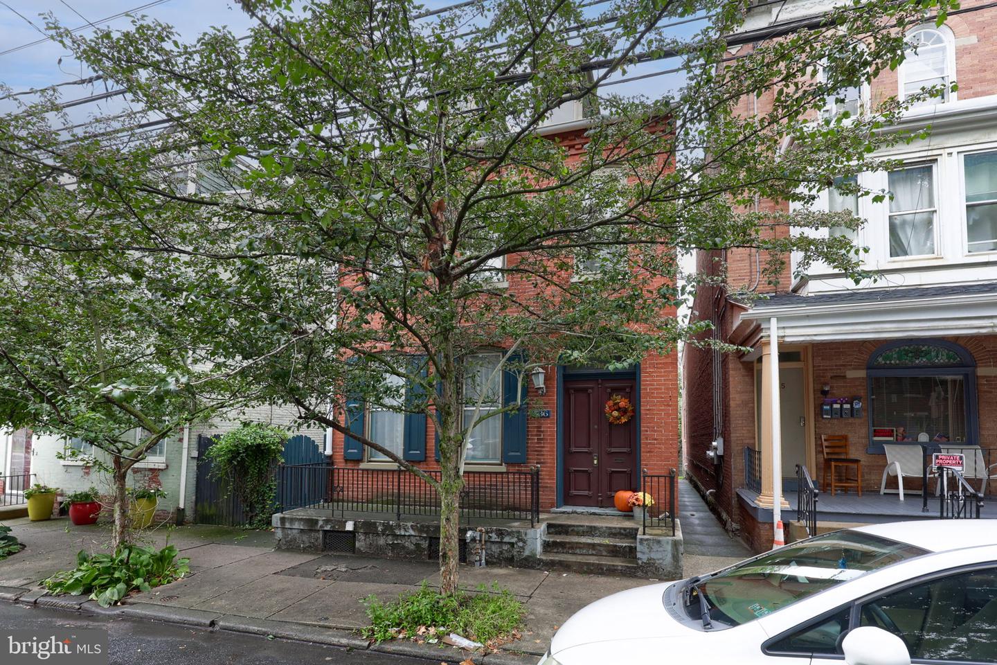 536 E King St Property Photo 1
