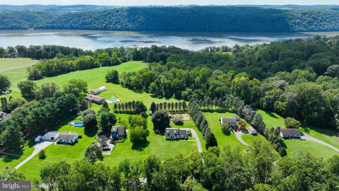 21 Observation Site Rd Property Photo 3