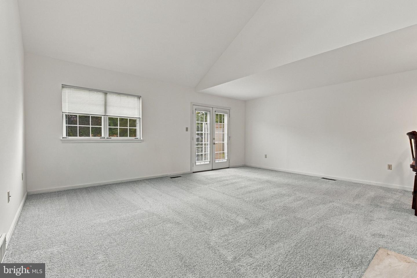 110 Greenview Dr Property Photo 13