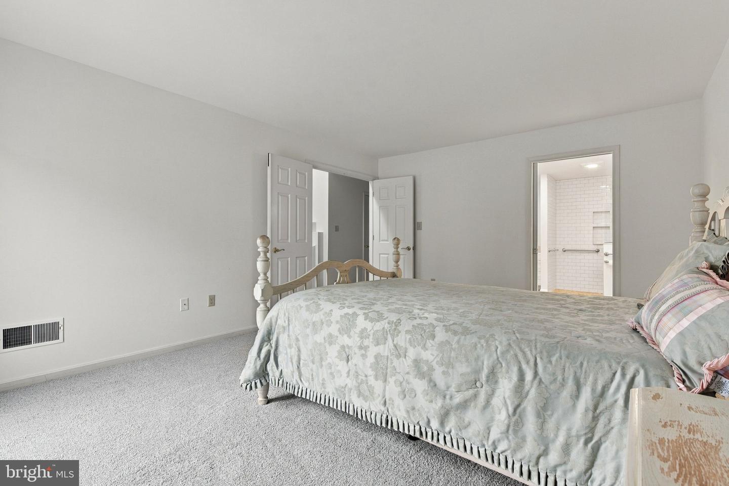 110 Greenview Dr Property Photo 18