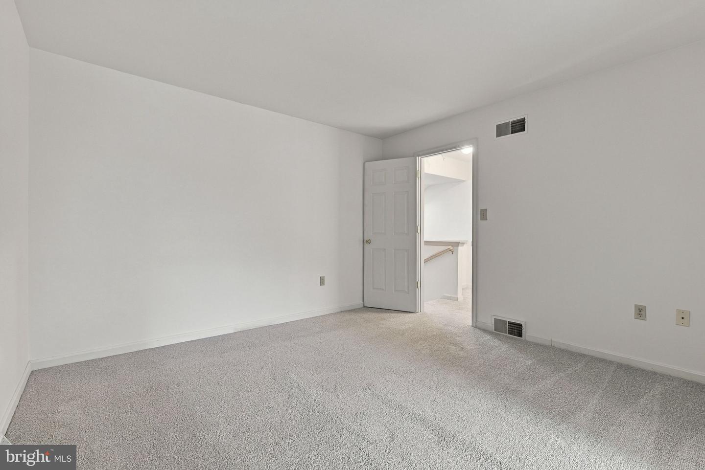 110 Greenview Dr Property Photo 26