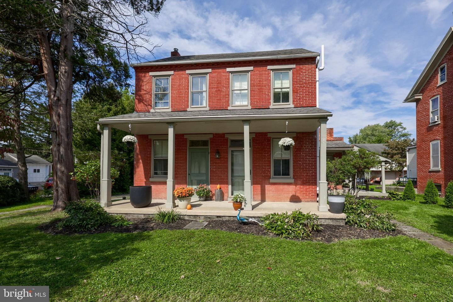 3721 COLUMBIA AVE Property Photo 1