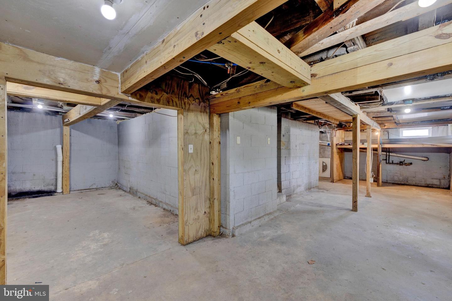 PALA2096122 Property Photo 28