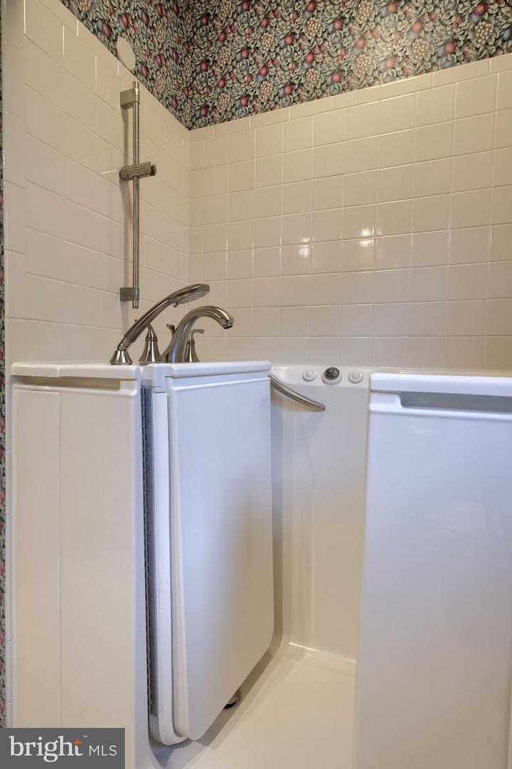 526 Ashton Pl Property Photo 37