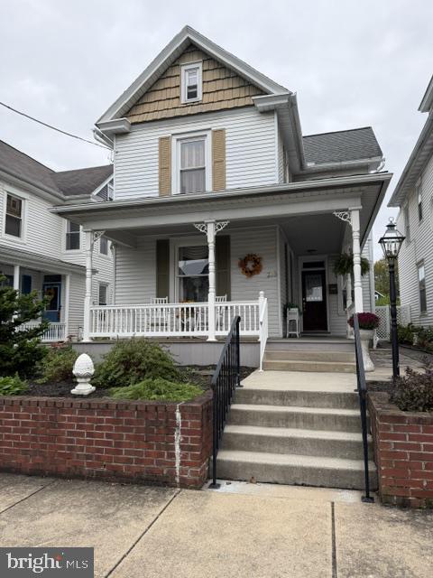 233 S Spruce St Property Photo 1