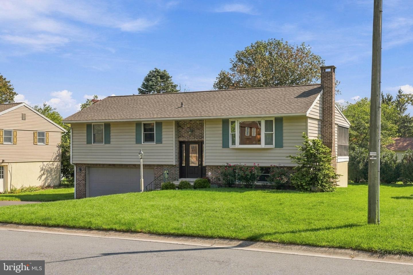 43 Cardinal Dr Property Photo 2