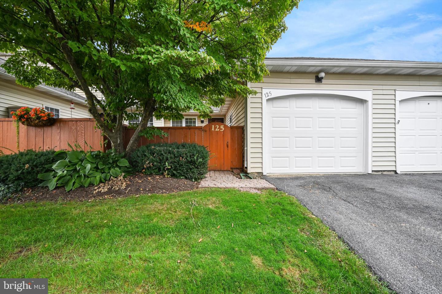 125 Treetops Dr Property Photo 1