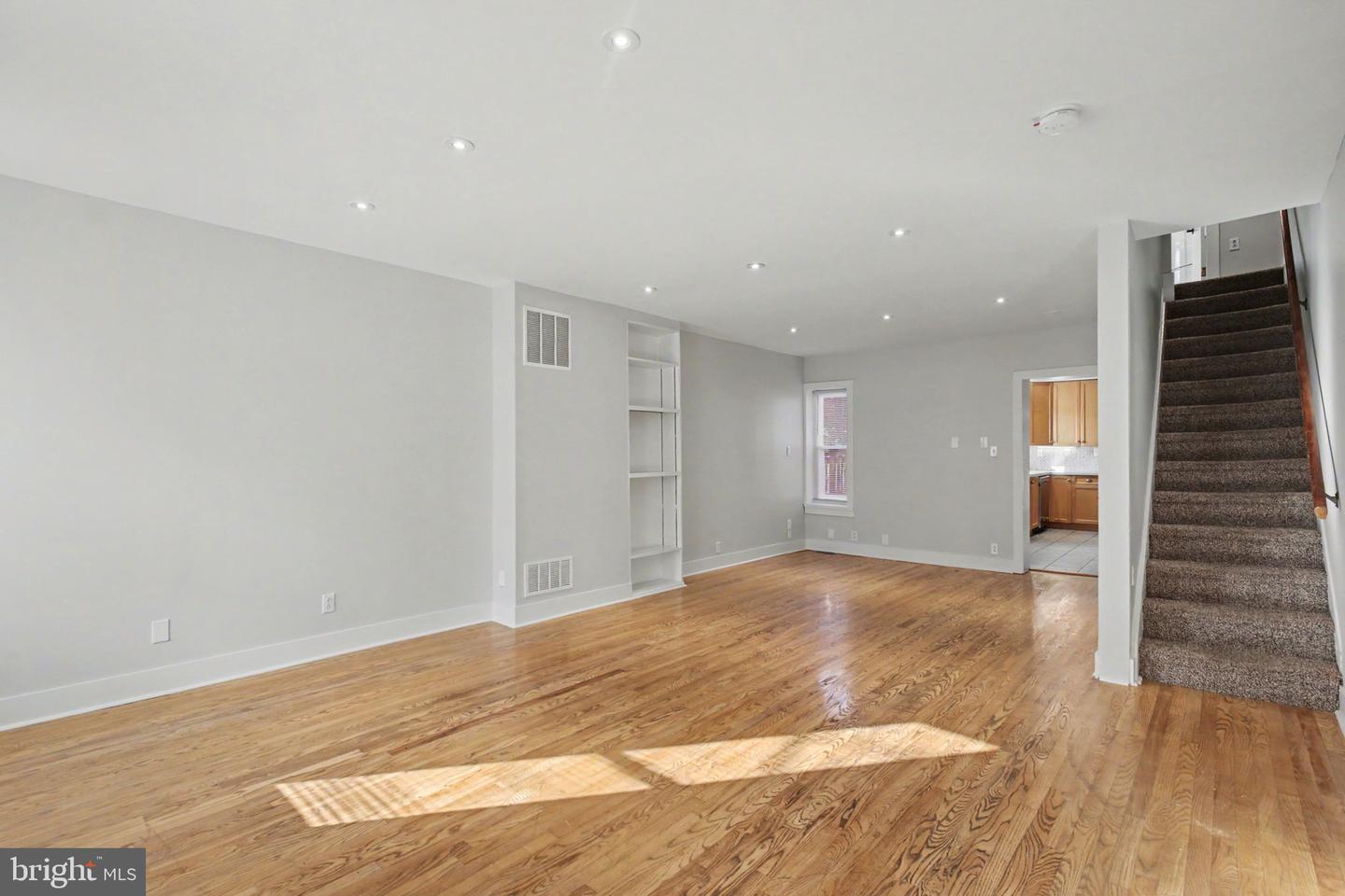 416 N Concord St Property Photo 5