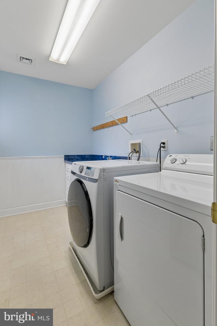 1089 Stillwood Cir Property Photo 49
