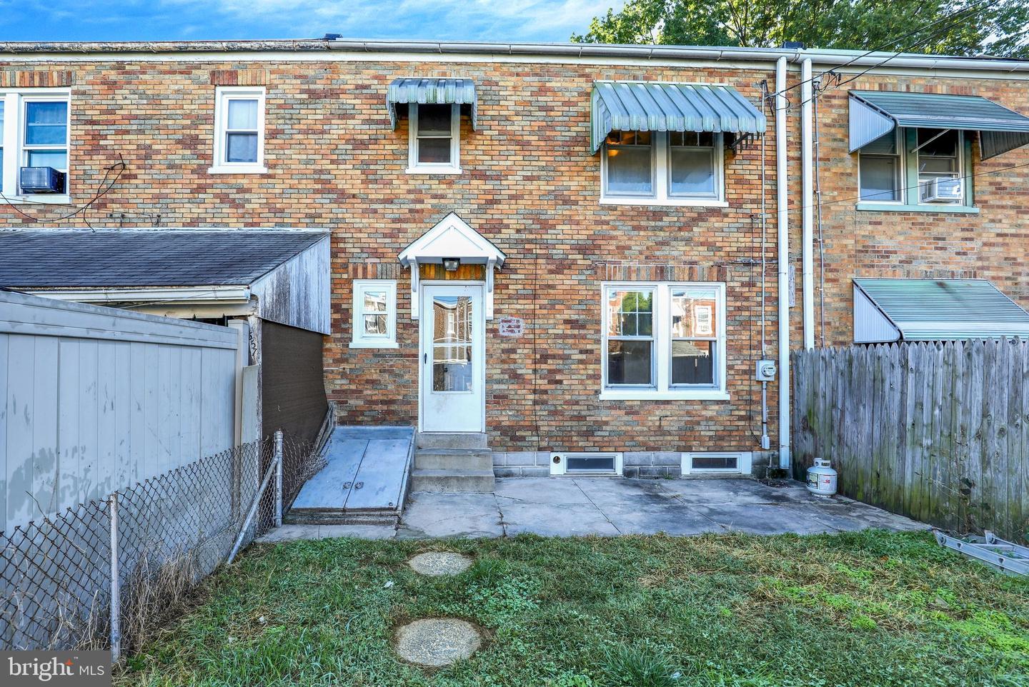 555 Burrowes Ave Property Photo 3