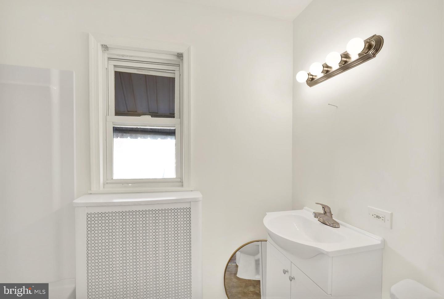 555 Burrowes Ave Property Photo 14
