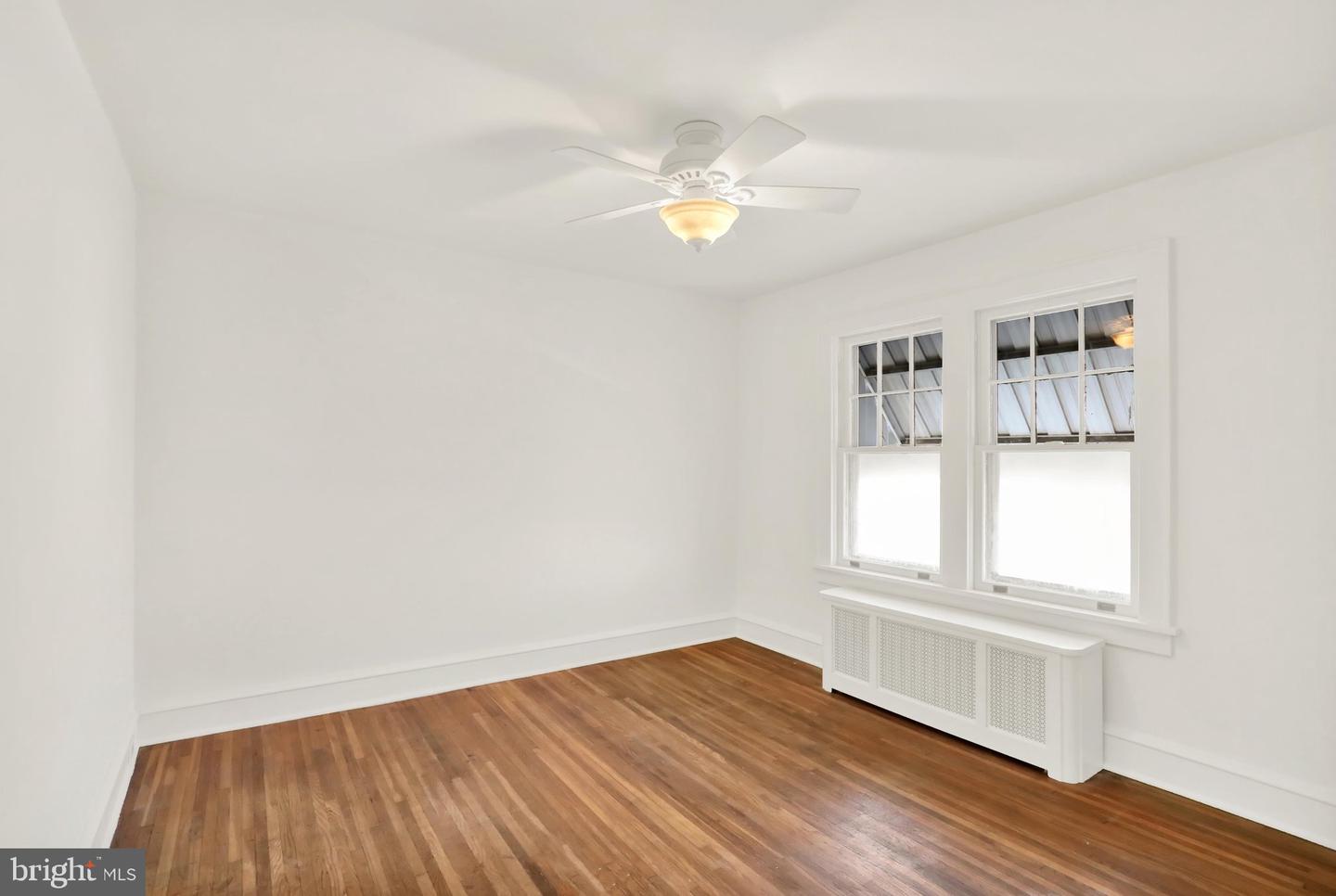 555 Burrowes Ave Property Photo 16