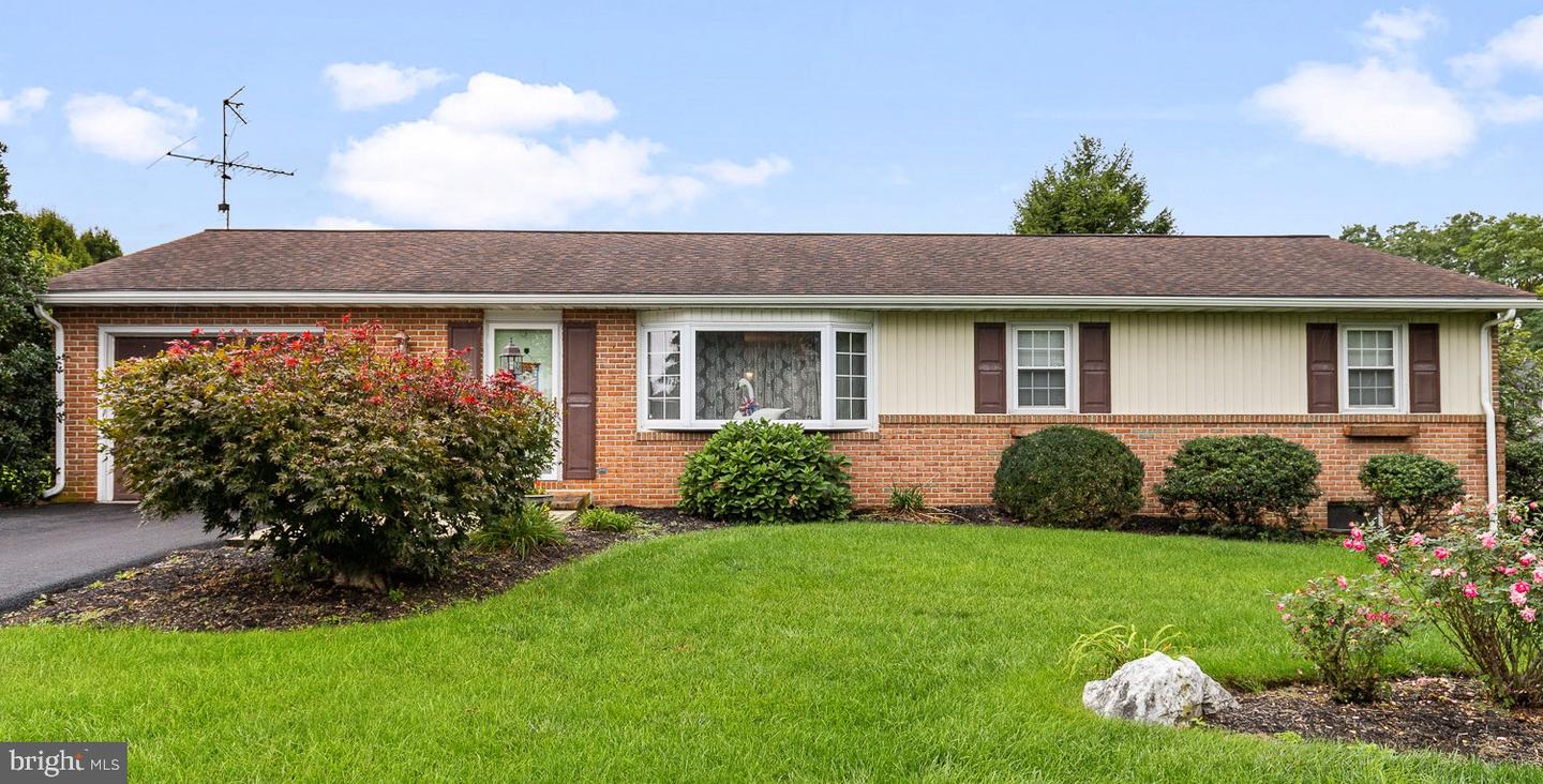 206 Mellinger Cir Property Photo 1