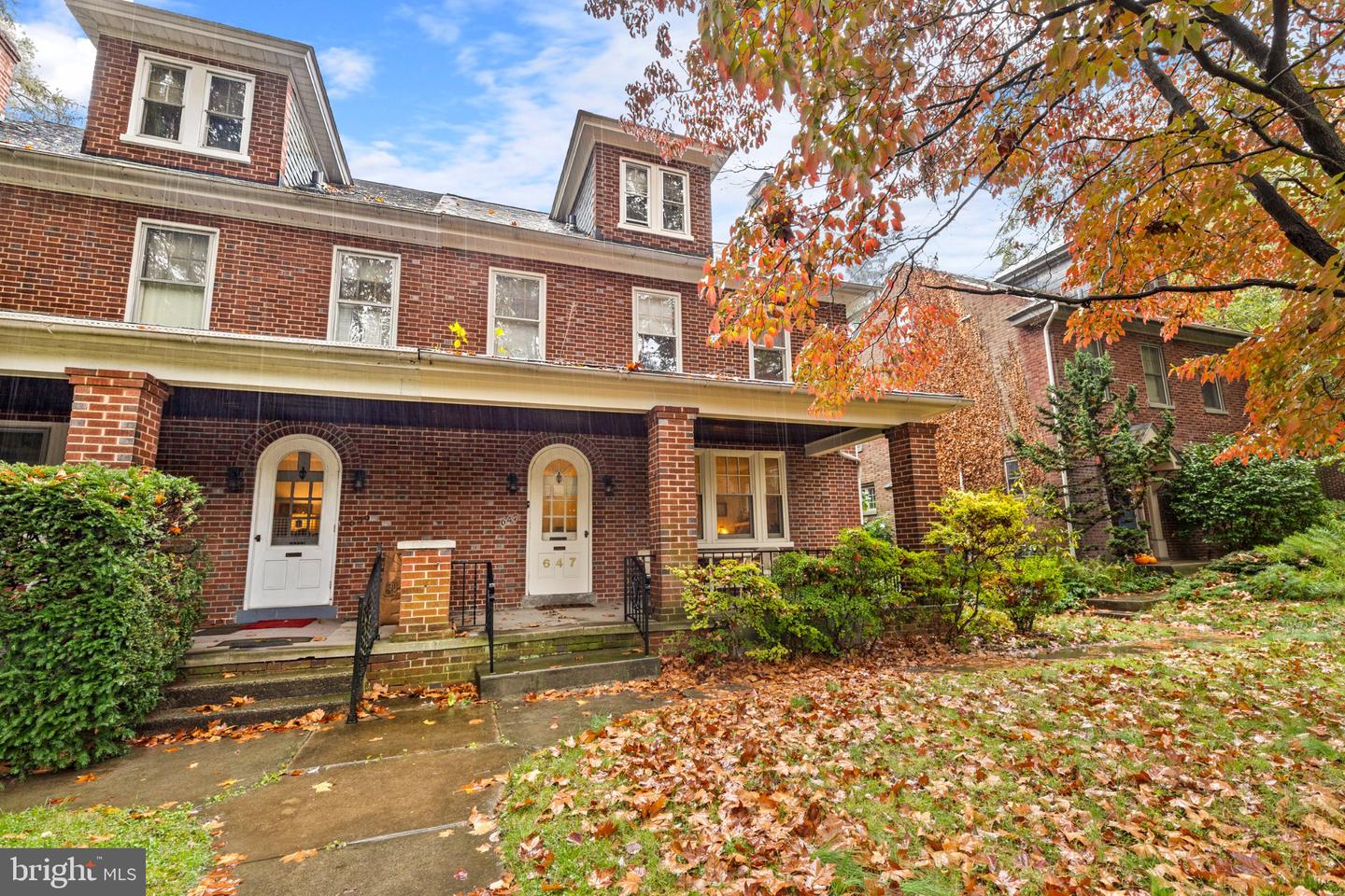 647 STATE ST Property Photo 1