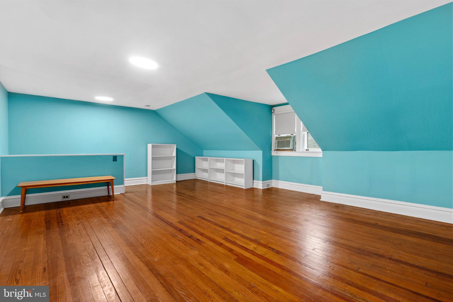 647 State St Property Photo 26