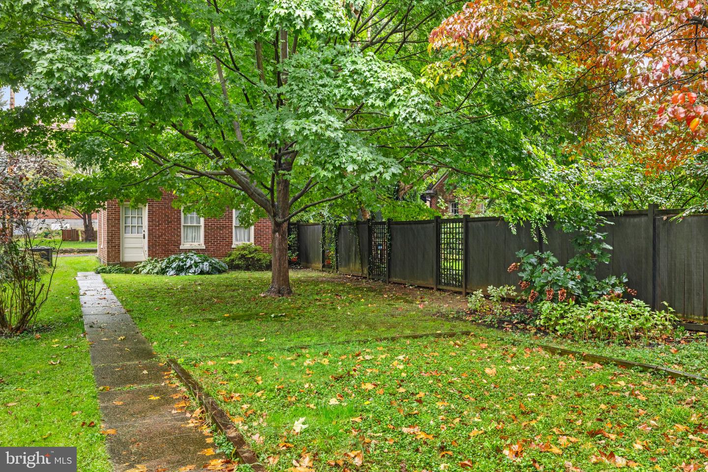647 State St Property Photo 30