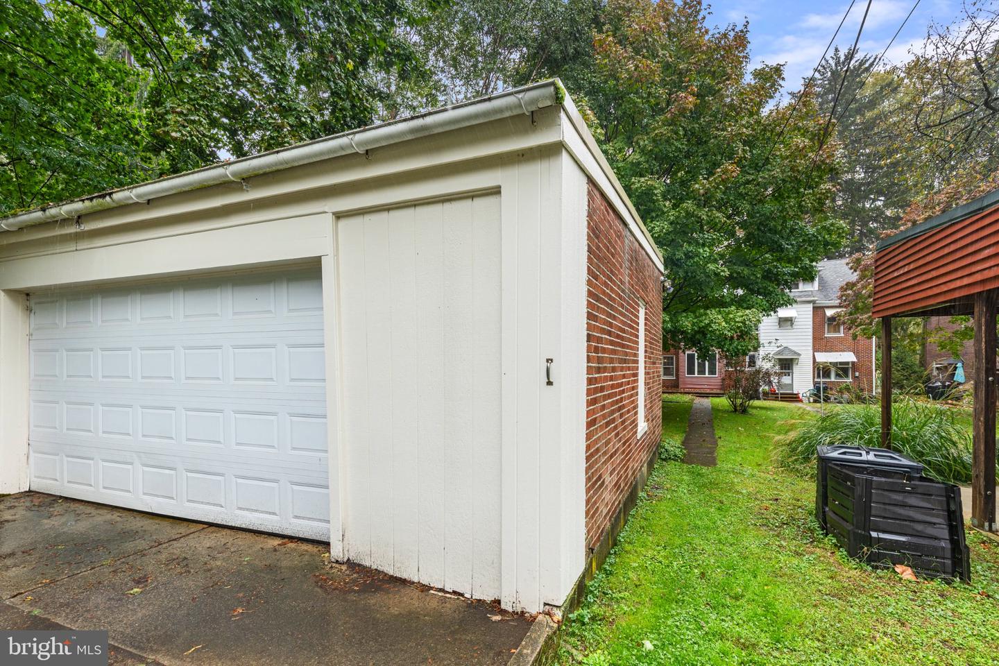 647 State St Property Photo 31