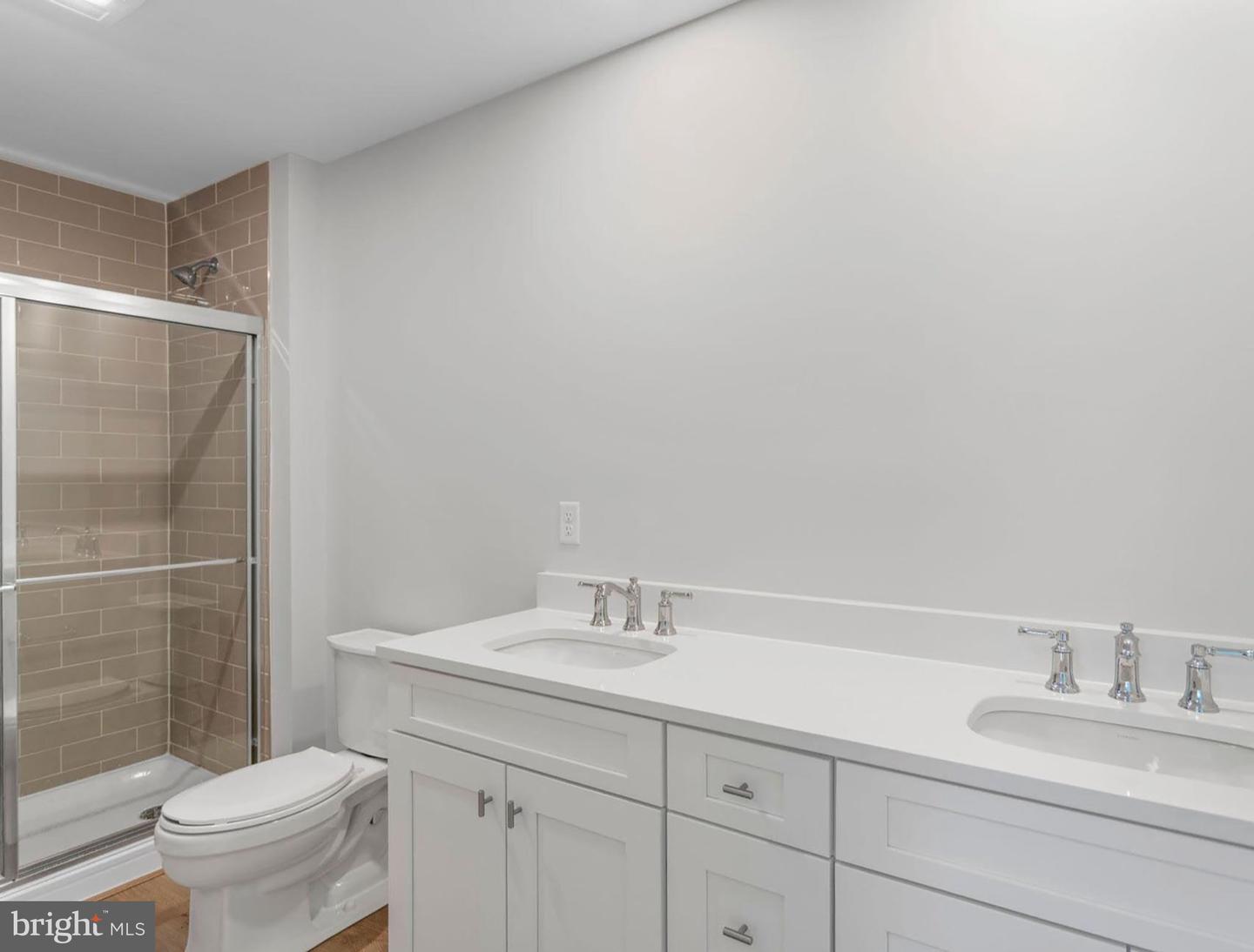 1128 Alden St Property Photo 15